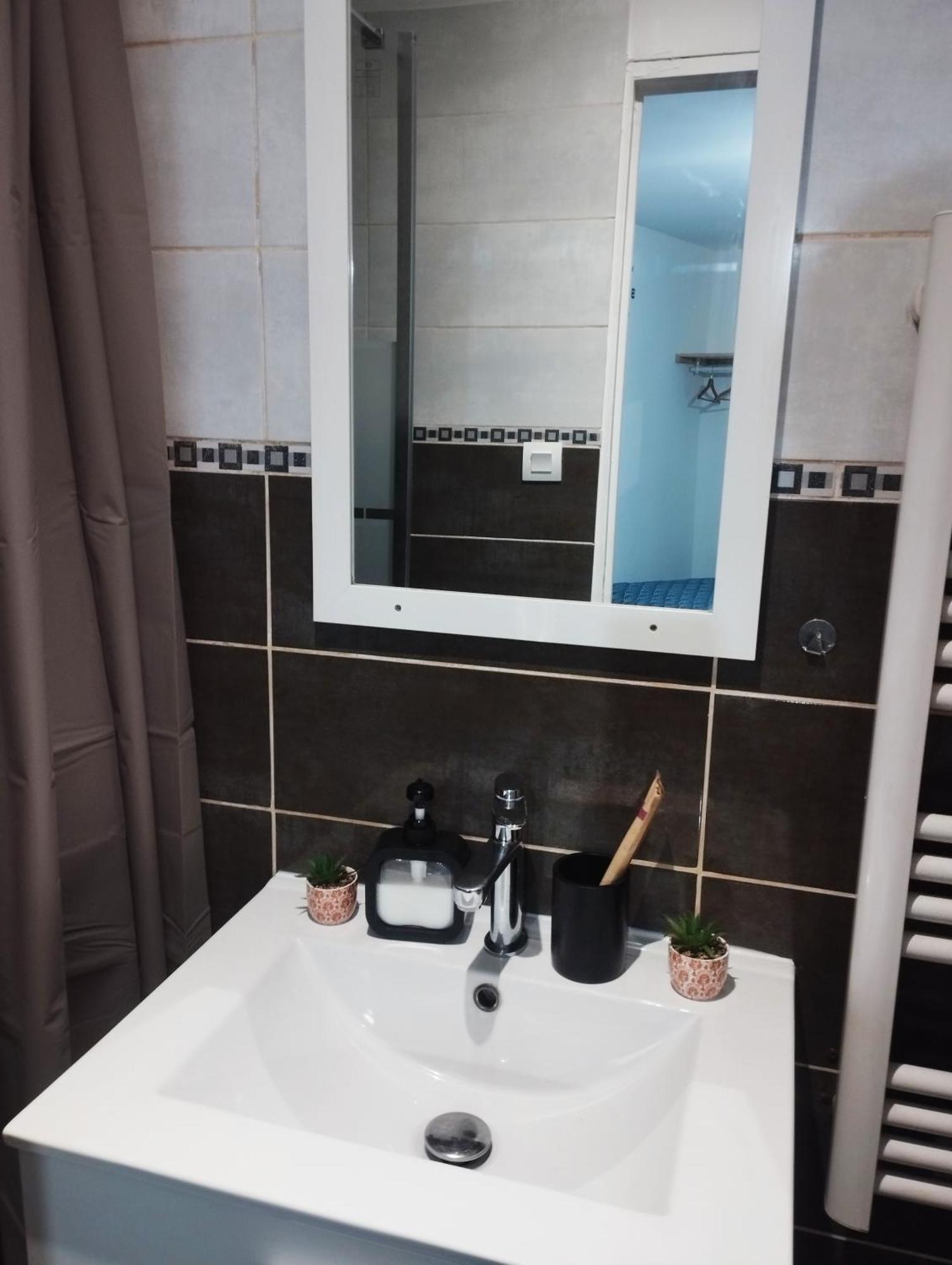 Appartement Avec Cour Plein Centre Foix Exterior foto
